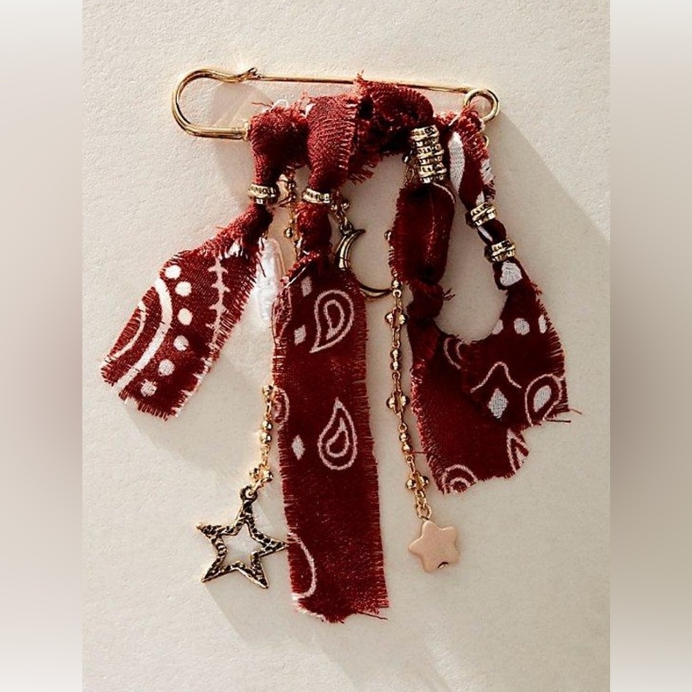 NWT Free People Treasure Me Brooch in Cocoa